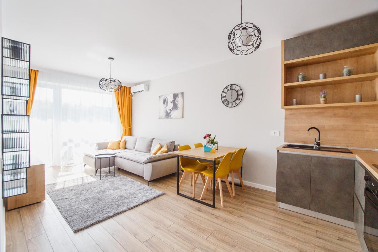 Gorgeous Home At Prima Universitatii Oradea Luaran gambar